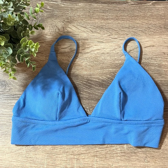 Aerie Triangle bikini top with adjustable straps - Picture 1 of 5
